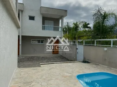 Sobrado com 2 Quartos à venda, 86m² no Balneário Gardem Mar, Caraguatatuba