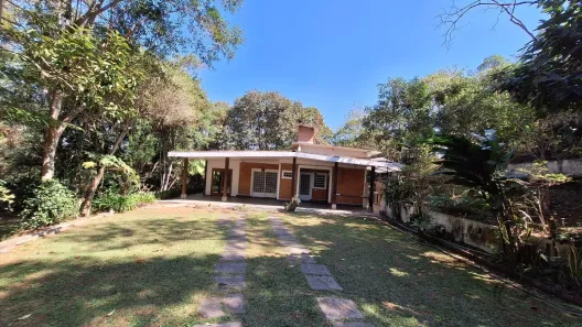 Casa de Condomínio com 3 Quartos para alugar, 2600m² no Paisagem Renoir, Cotia