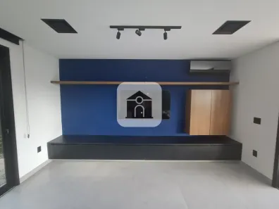 Casa com 3 Quartos para alugar, 250m² no Aclimação, Uberlândia