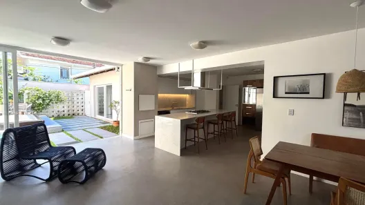 Casa com 3 Quartos para alugar, 300m² no Cabeçudas, Itajaí
