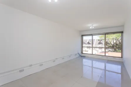 Sala Comercial para alugar, 132m² no Tristeza, Porto Alegre