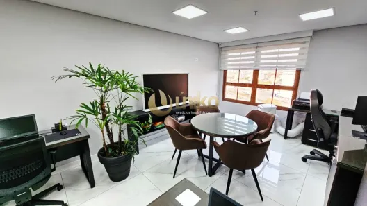 Sala Comercial à venda, 31m² no Cristo Rei, Curitiba