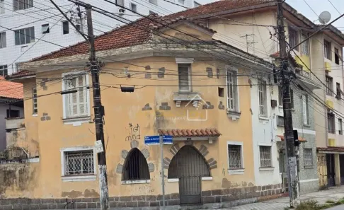 Sobrado com 2 Quartos à venda, 123m² no Marapé, Santos