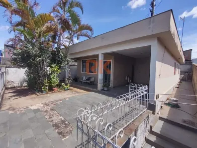 Imóvel Comercial com 3 Quartos para alugar, 160m² no Santa Mônica, Belo Horizonte