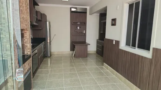 Sobrado com 2 Quartos para alugar, 135m² no Despraiado, Cuiabá