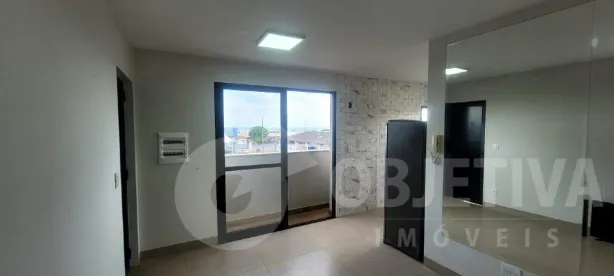 Apartamento com 3 Quartos para alugar, 50m² no Umuarama, Uberlândia