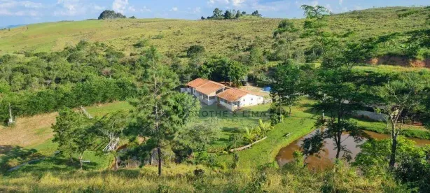 Fazenda/Sítio com 3 Quartos à venda, 150m² no Parque Residencial Alvorada, Caçapava