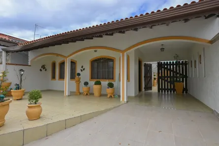 Casa com 3 Quartos à venda, 140m² no Balneário Stella Maris, Peruíbe