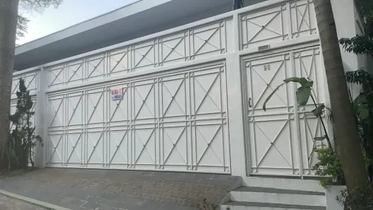 Sobrado com 5 Quartos à venda, 290m² no Jardim das Bandeiras, São Paulo
