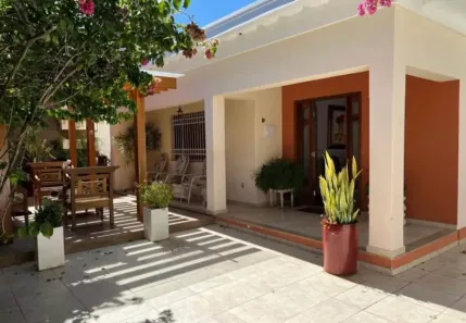 Casa com 3 Quartos à venda, 100m² no Parque Industrial 200, Maringá