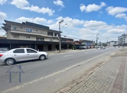 Imóvel Comercial à venda, 1685m² no Bom Retiro, Joinville