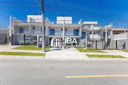 Sobrado com 3 Quartos à venda, 111m² no Pinheirinho, Curitiba