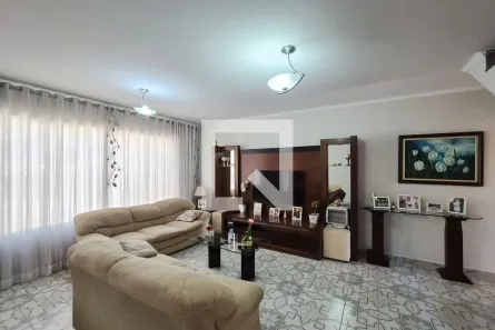 Casa com 3 Quartos à venda, 230m² no Alves Dias, São Bernardo do Campo