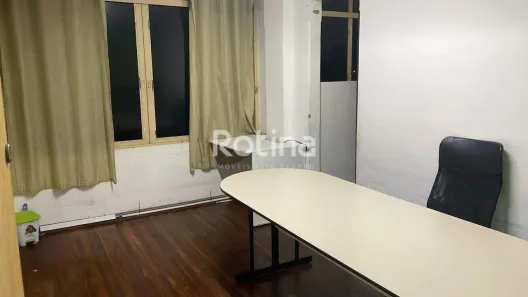 Sala Comercial à venda, 28m² no Centro, Uberlândia
