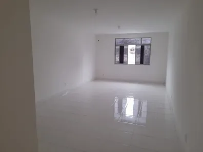 Ponto Comercial para alugar, 35m² no Vila Valqueire, Rio de Janeiro