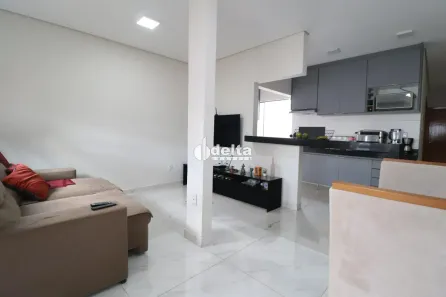 Casa com 2 Quartos para alugar, 88m² no Shopping Park, Uberlândia