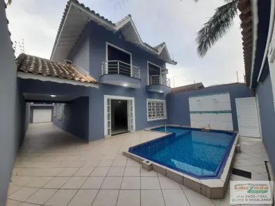 Sobrado com 5 Quartos à venda, 374m² no Centro, Peruíbe