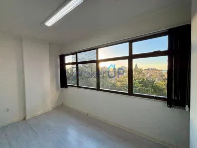 Sala Comercial para alugar, 30m² no Centro Histórico, Porto Alegre