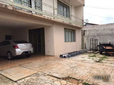 Sobrado com 5 Quartos à venda, 240m² no Vila Jayara, Anápolis