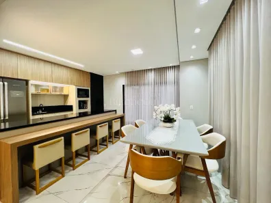 Sobrado com 4 Quartos à venda, 183m² no Jardim Iririú, Joinville