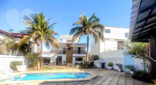Casa com 3 Quartos à venda, 330m² no Camboinhas, Niterói