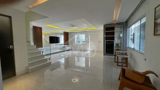 Casa de Condomínio com 4 Quartos à venda, 350m² no Recreio dos Bandeirantes, Rio de Janeiro