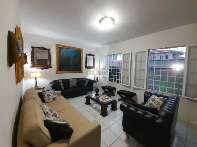Casa com 3 Quartos à venda, 240m² no Mercês, Uberaba