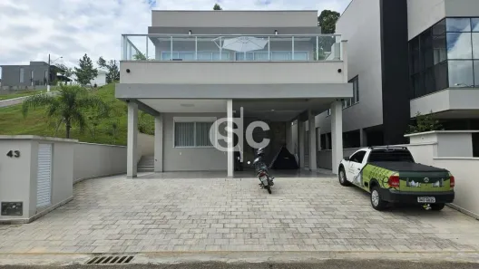 Casa com 3 Quartos à venda, 400m² no Centro, Camboriú
