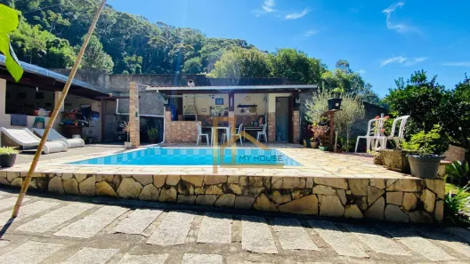 Casa com 4 Quartos à venda, 294m² no Vale do Paraíso, Teresópolis