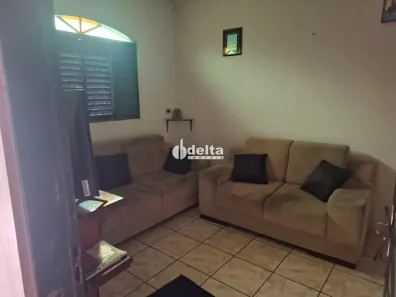 Casa com 3 Quartos à venda, 250m² no Planalto, Uberlândia