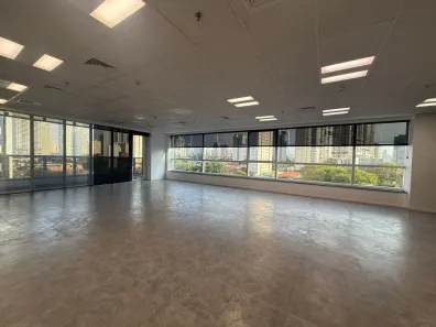 Sala Comercial para alugar, 203m² no Jardim das Acácias, São Paulo