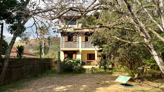 Casa com 6 Quartos para alugar, 640m² no Vina Del Mar, Juiz de Fora