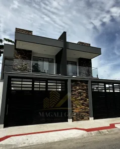 Casa com 3 Quartos à venda, 180m² no Manguinhos, Serra
