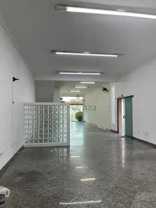 Prédio Comercial para alugar, 500m² no Centro, Jacareí