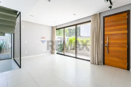 Casa de Condomínio com 3 Quartos à venda, 154m² no Lagoa da Conceição, Florianópolis