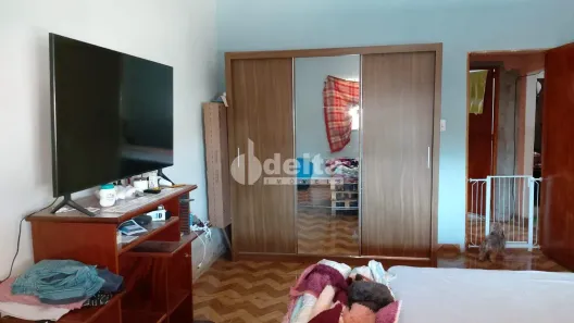 Casa com 3 Quartos à venda, 250m² no Marta Helena, Uberlândia