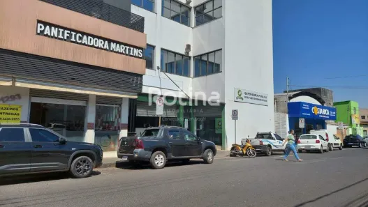 Sala Comercial para alugar, 320m² no Martins, Uberlândia