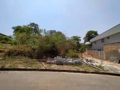 Lote/Terreno à venda, 583m² no Chácaras Cotia, Contagem