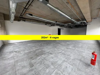 Sala Comercial para alugar, 202m² no Parque Industrial Tomas Edson, São Paulo