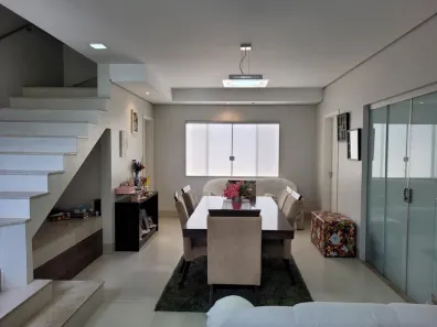 Casa com 3 Quartos à venda, 275m² no Santa Rosa, Uberlândia