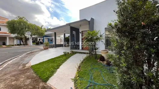 Casa de Condomínio com 3 Quartos para alugar, 200m² no Aparecidinha, Sorocaba