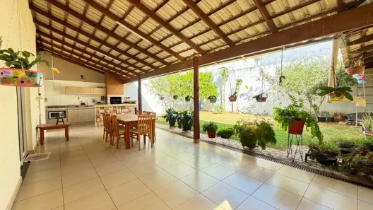 Casa com 3 Quartos à venda, 256m² no Anápolis City, Anápolis