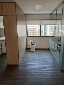 Sala Comercial à venda, 51m² no Petrópolis, Porto Alegre