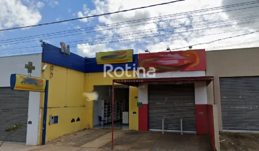 Ponto Comercial para alugar, 110m² no Loteamento Residencial Pequis, Uberlândia