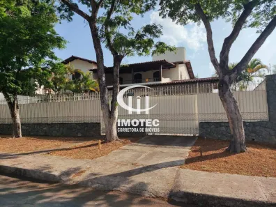 Casa com 4 Quartos para alugar, 453m² no São Luiz, Belo Horizonte