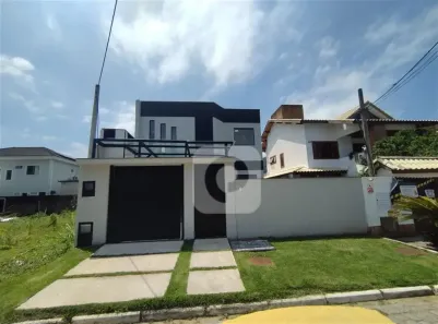 Casa de Condomínio com 5 Quartos à venda, 212m² no Vargem Pequena, Rio de Janeiro