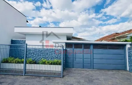 Casa com 3 Quartos para alugar, 142m² no Centro, Pouso Alegre