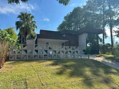 Casa com 3 Quartos à venda, 321m² no Chácaras Cataguá, Taubaté