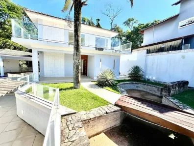Casa de Condomínio com 4 Quartos à venda, 400m² no Vila Progresso, Niterói