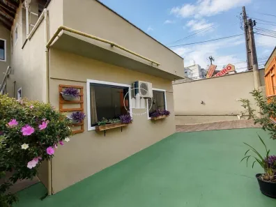 Ponto Comercial com 3 Quartos para alugar, 200m² no Abraão, Florianópolis